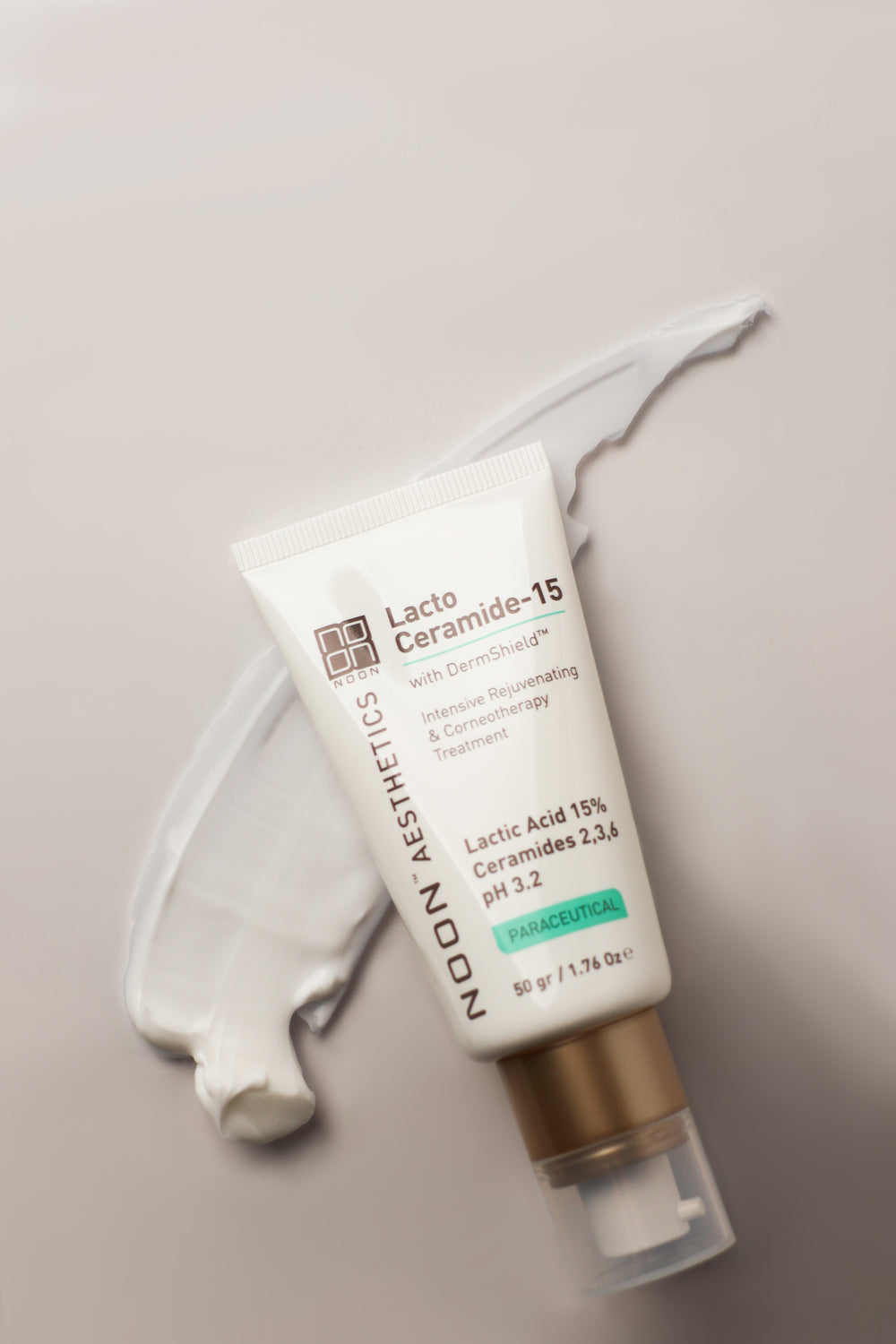 NOON Aesthetics LactoCeramide 15 veido kremas tekstūra, 50 ml